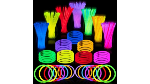 JOYIN Glow Sticks Bulk 400 8" Glowsticks ; Glow Stick Bracelets; Glow Necklaces; Glow in The Dark, July 4th, Christmas, Halloween Party Supplies Pack
