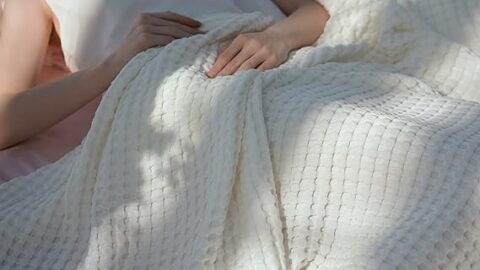 Bedsure Cooling Cotton Waffle Queen Size Blanket - Lightweight Breathable Summer Blanket